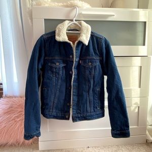 nwot levi’s denim sherpa jacket